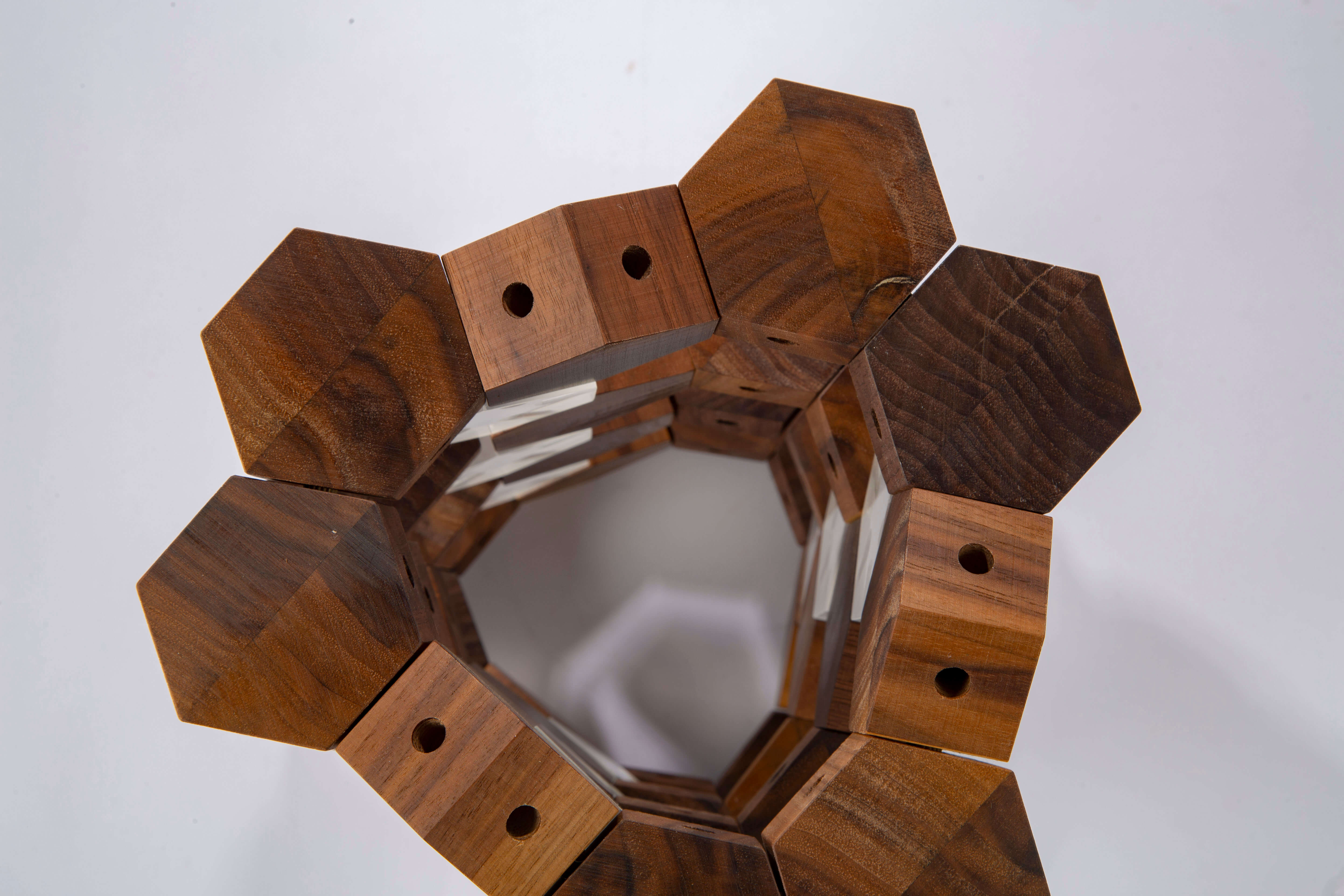 Manual spread with assembly diagrams for the construction kit