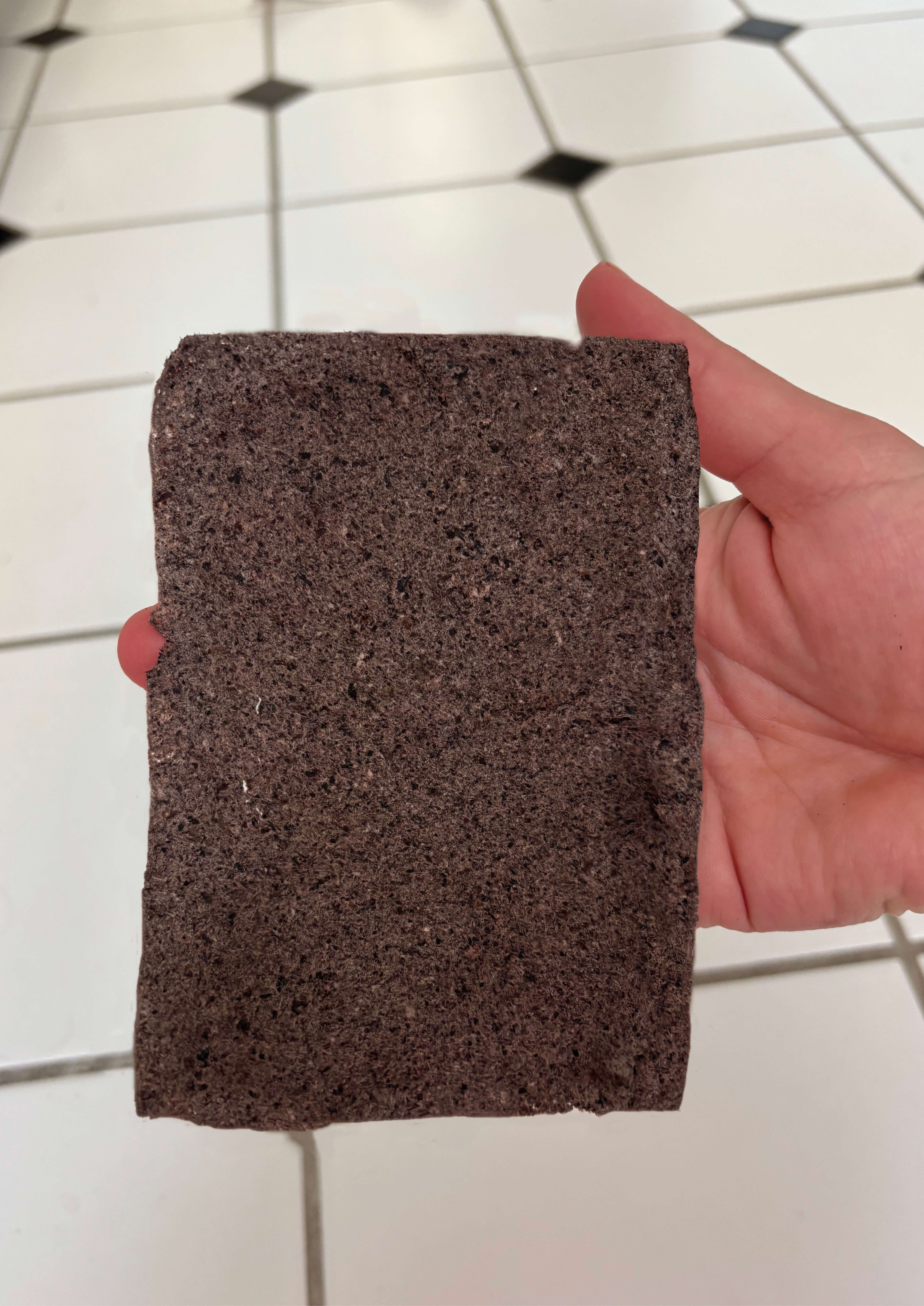 Papierentwicklungsprozess mit Weintrester, Schritt 5